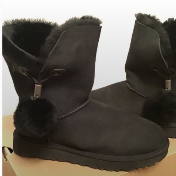 UGG Shoes - 🔥Pom Pom UGG Short IRINA STAR CHARM Black Size 7 in Box